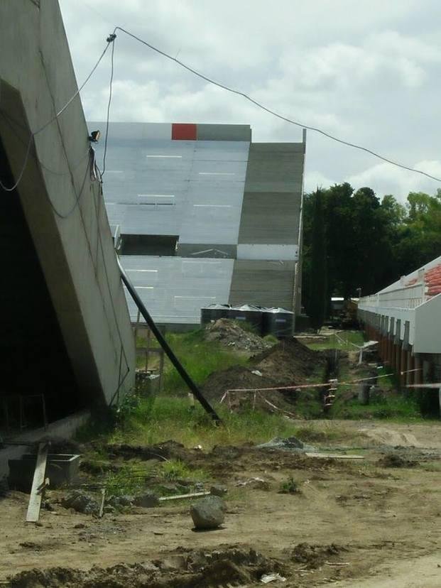 Continúan las obras en 57 y 1