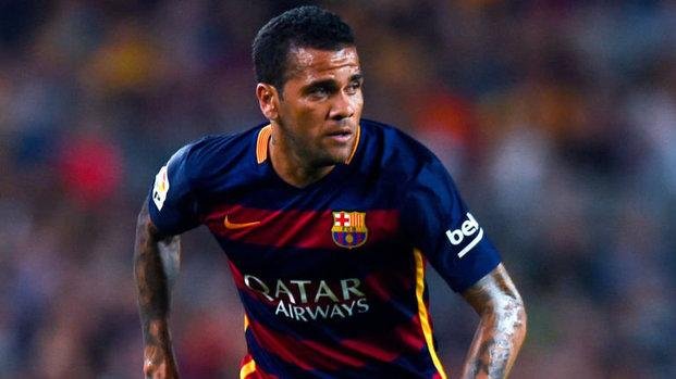 Dani Alves le disparó a la dirigencia del Barcelona: " no tienen ni idea de cómo tratar a sus futbolistas"