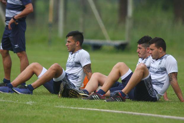 Coronel reaparecerá ante Arsenal