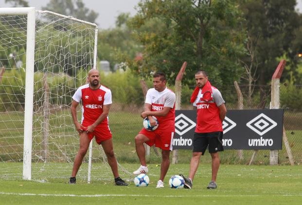 El Pincha se movió en City Bell mientras espera por un nuevo amistoso