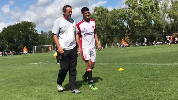 Luciano Vargas dejó el campo por lesión