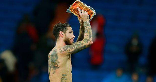 Insólito trueque entre un hincha y Sergio Ramos: un lomo por una camiseta