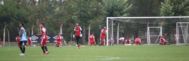Verón se entrenó y luego sufrió con el partido