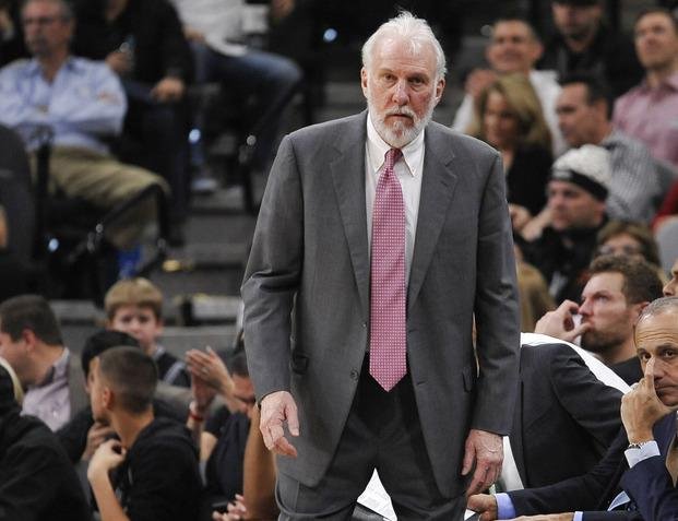 Victoria de los Spurs y record para Popovich