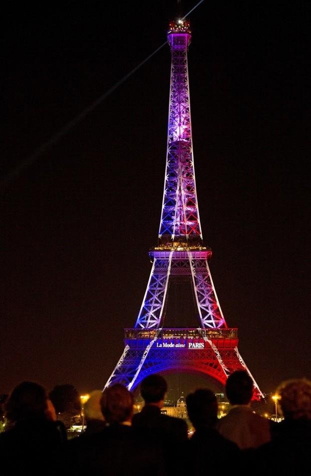 Blindarán la torre Eiffel con un cristal antibalas