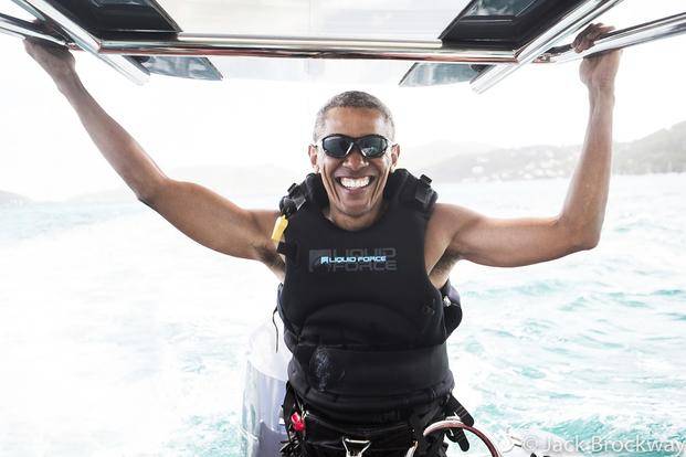Obama volvió a practicar uno de sus deportes favoritos, el surf