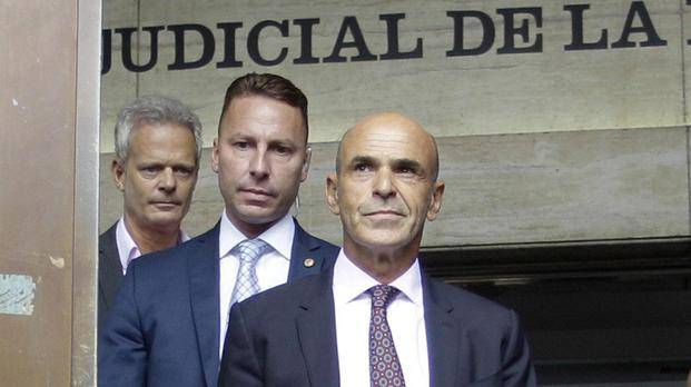 Arribas difundió documentos sobre la venta de su departamento en brasil
