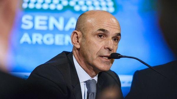 Arribas fue al Congreso para 
responder por denuncias de coimas