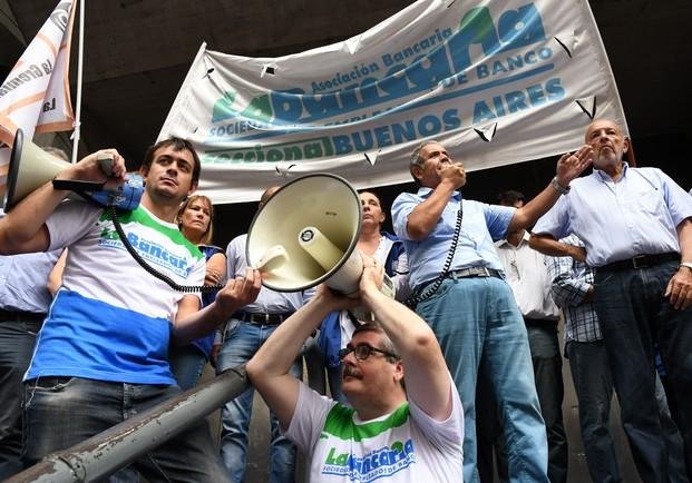 El viernes no habrá bancos