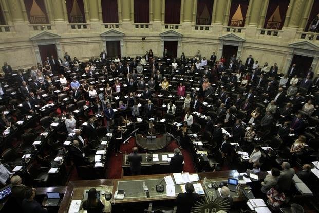 Convocan a sesiones extraordinarias para tratar la ley de ART