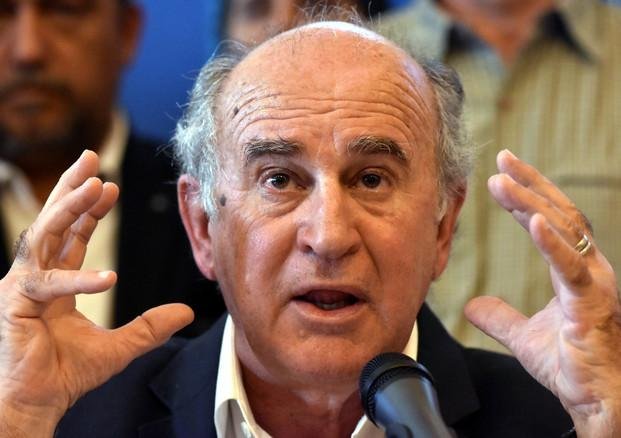 En una nueva escucha, Parrilli habla de presionar a otro juez
