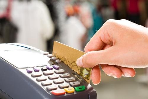 Los bancos públicos ofrecen planes de hasta 50 cuotas con tarjeta