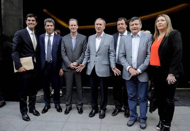 Los gobernadores definen pauta salarial para docentes y estatales