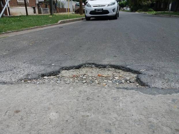 Crecen los reclamos por el estado de las calles en Tolosa