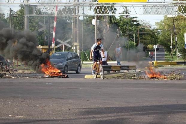 Sectores de la Región siguen sin luz y hay piquetes