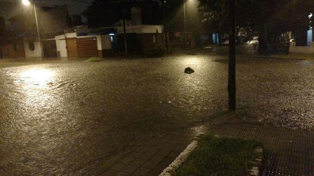 Video: anegamientos en la Ciudad
durante la lluvia de esta madrugada