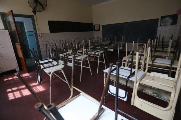 Intiman a la Provincia a devolver días de 
paro a docentes