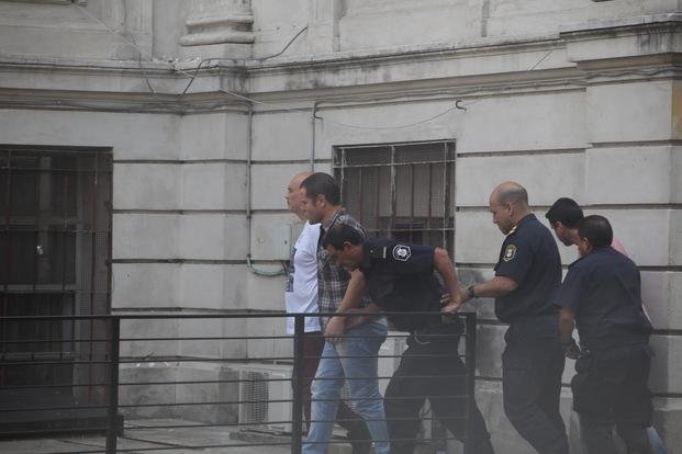 Causa sobres: piden que revoquen 
libertad de los policías imputados