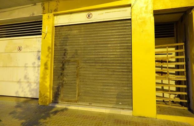 Encerraron al encargado de un kiosco de 6 y 58 para llevarse toda la recaudación