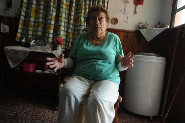 Maniatan a una jubilada de 95 años en un asalto en su casa de Altos de San Lorenzo