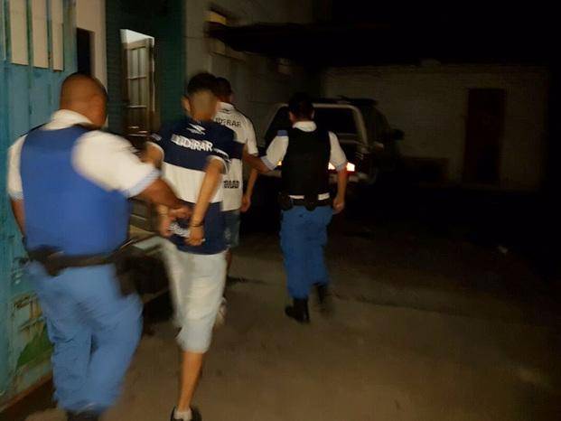 Quisieron robar un auto en pleno Centro: presos