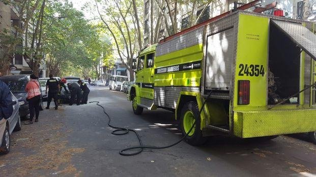 Revuelo por incendio de un auto en 6, 55 y 56