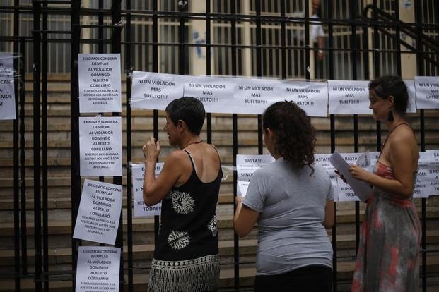 Suspenden el juicio al  “sátiro de las can-can”