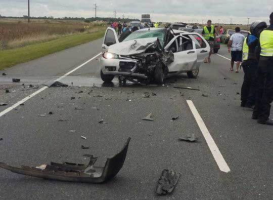 Un muerto y seis heridos por un choque en la ruta interbalnearia