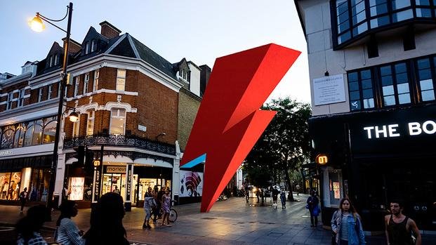 Juntan fondos en internet para realizar  un monumento a David Bowie en Londres
