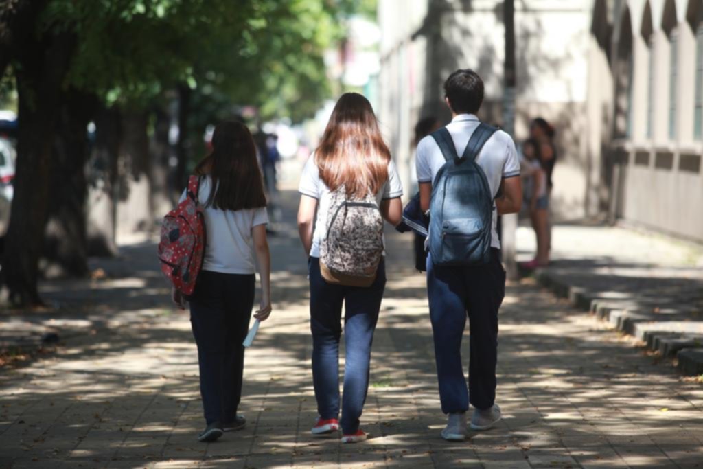 Profesores se solidarizan con las docentes amenazadas