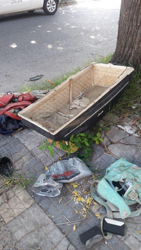 Crece el misterio por el ataúd con huesos hallado en Barrio Hipódromo