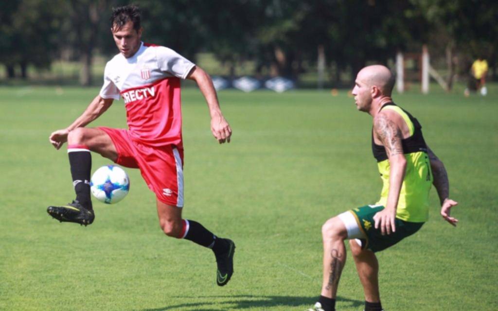 Con la vuelta de Verón, el Pincha le ganó por goleada al Tiburón