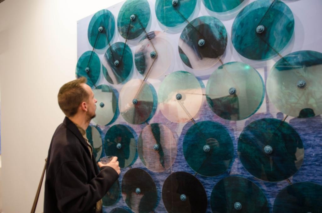 Una inmensa vidriera internacional para el arte contemporáneo