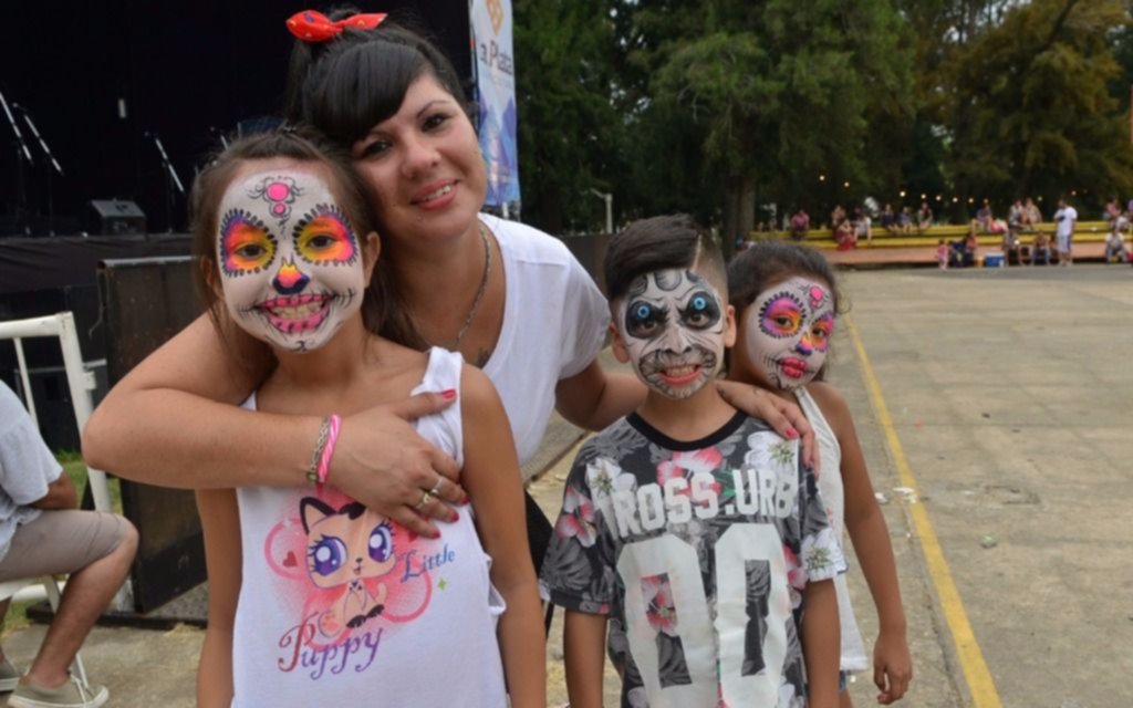Un estallido de espuma y color en La Ciudad con el Carnaval 