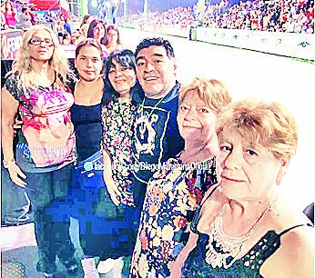 Diego Maradona viajó a Corrientes para el Carnaval
