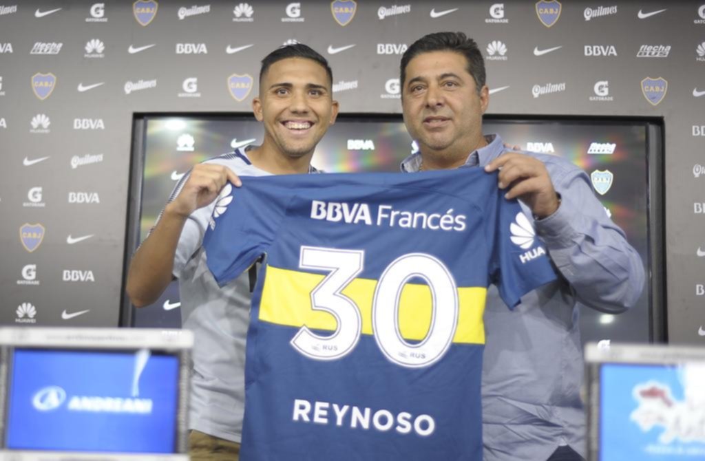Presentaron a Bebelo Reynoso y se cayó el pase de Gustavo Gómez