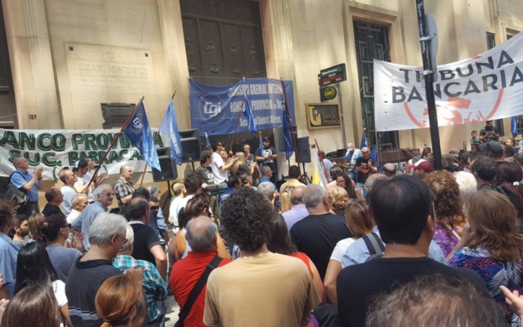 En el Banco Provincia rige con alto acatamiento la primera jornada del paro de 48 horas