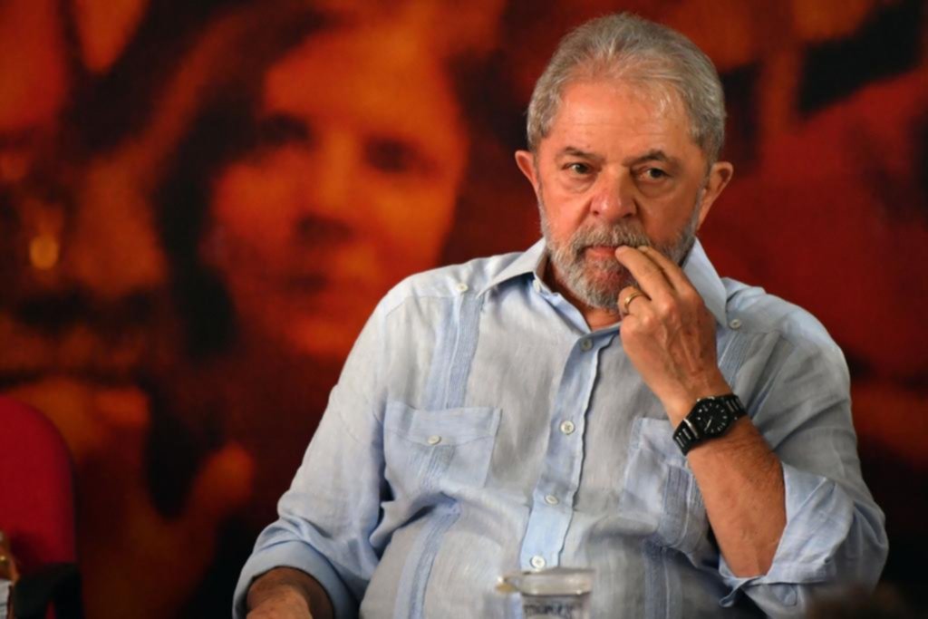 Alivio para Lula, ahora un juez ordenó devolverle el pasaporte