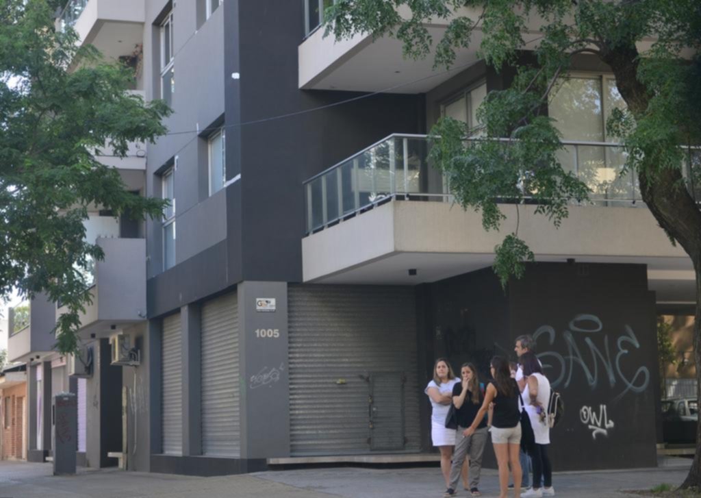 Desvalijaron tres departamentos y una mujer de 85 años los corrió con un cuchillo