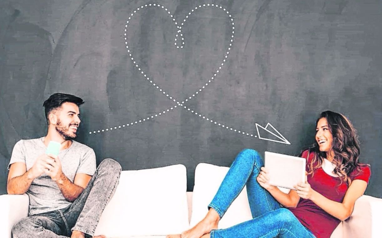 Qué prefieren ellas y ellos: las diez palabras mágicas para encontrar pareja en internet