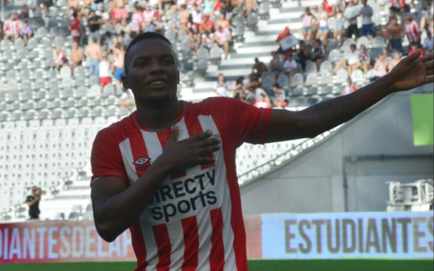“Me siento cómodo de 9”, dijo el goleador