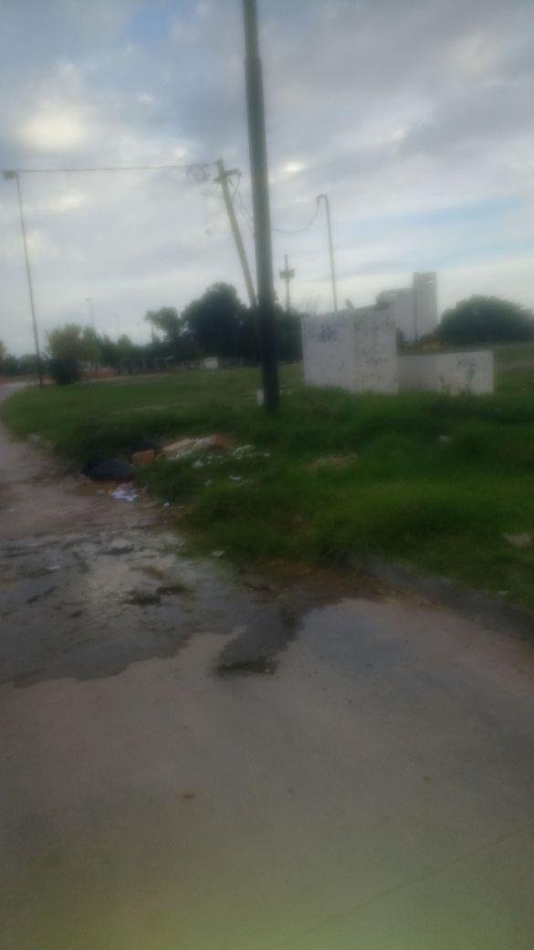 Malestar por una pérdida de agua “eterna” en 131 y 37