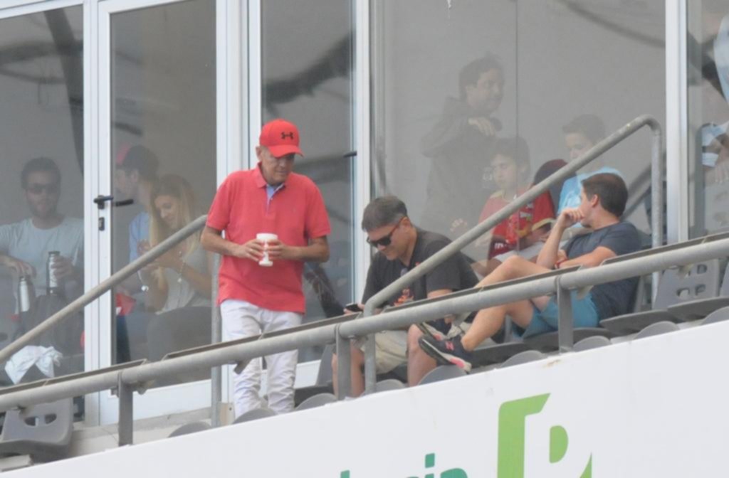 Sabella estuvo presente y se llevó la gran ovación de la tarde