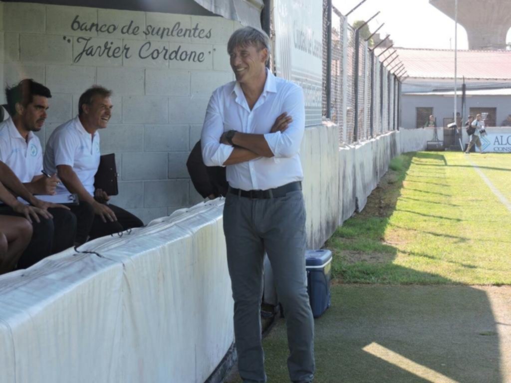 Vivaldo define el equipo que jugará frente a Tristán Suárez