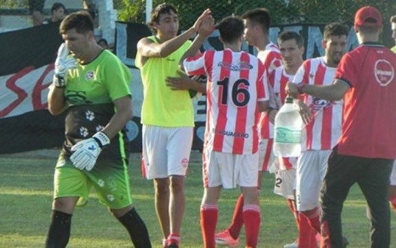 El Gato Sessa agredió a un hincha de Estrella