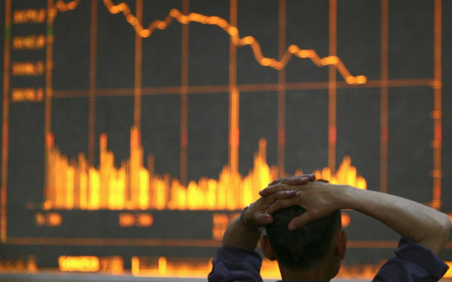 Tras el derrube de Wal Street, se desmplomó el precio del bitcoin a su valor más bajo en 3 meses