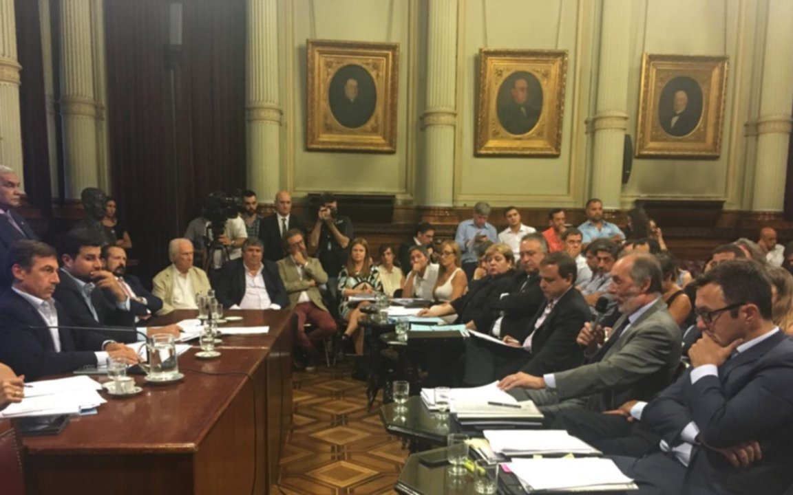 El Gobierno aunció que presentará tres proyectos de ley para reemplazar al mega DNU