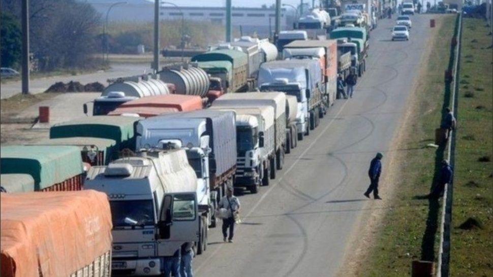 Se agrava el conflicto con transportistas de granos en todo el país