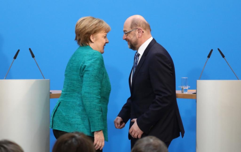 Merkel y los socialdemócratas sellan un pacto de gobierno en Alemania