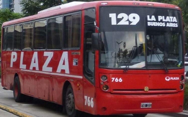 Los colectivos del 129 paran "por falta de unidades" para asegurar el servicio